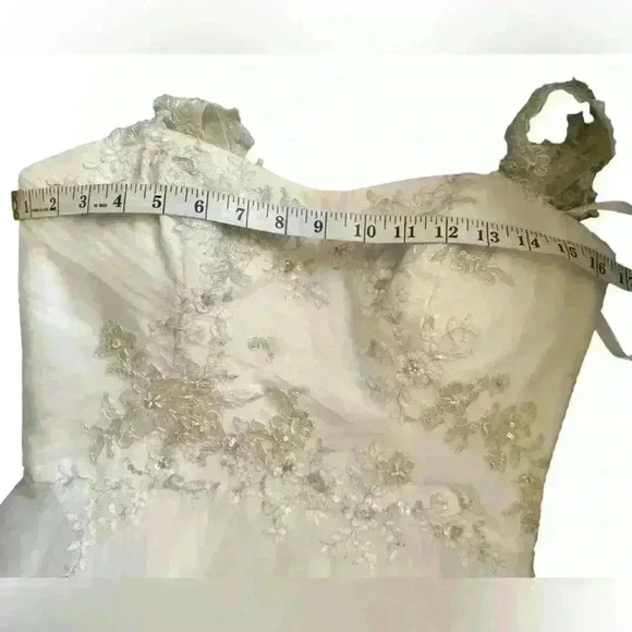 DAVID'S BRIDAL COLLECTION
Tank‎ Tulle A-line Wedding Dress w/ Lace - Picture 11 of 14